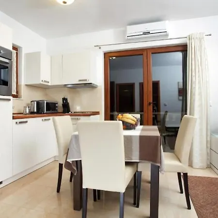 Apartments Tisno - Villa Mare Exterior photo