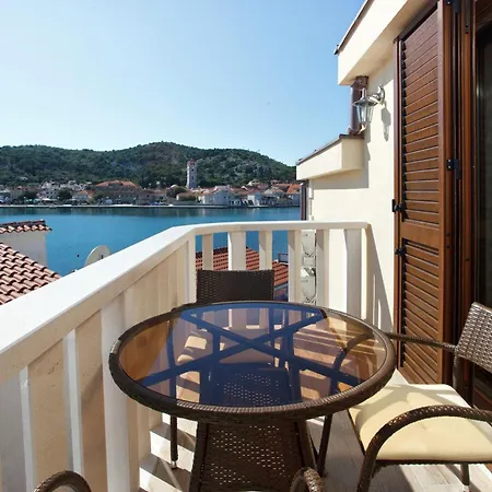 Apartments Tisno - Villa Mare Exterior photo