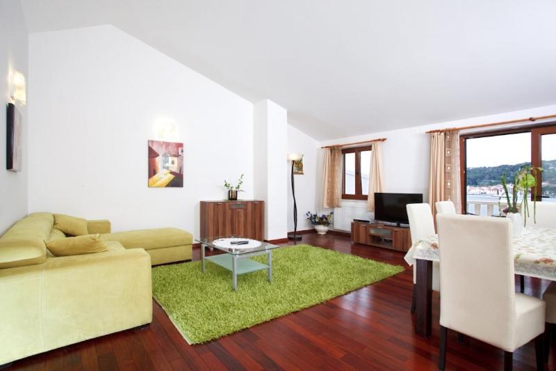 Apartament - Mare Tisno