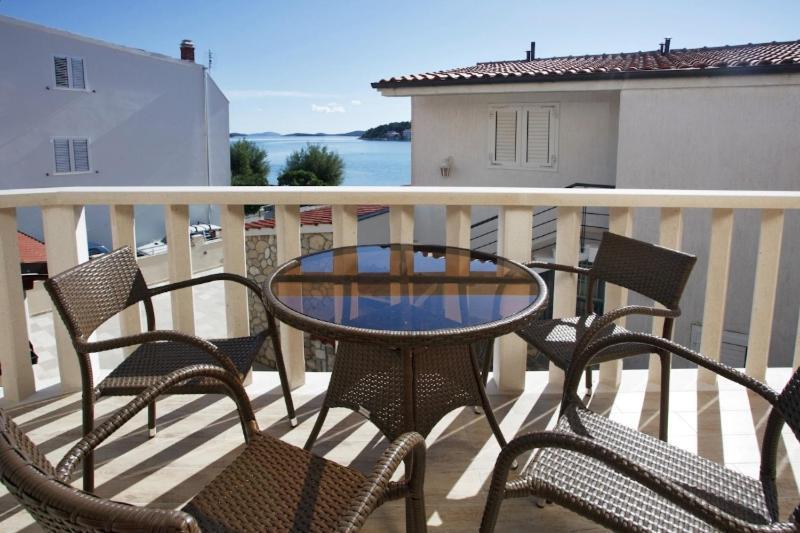 Apartament - Mare Tisno