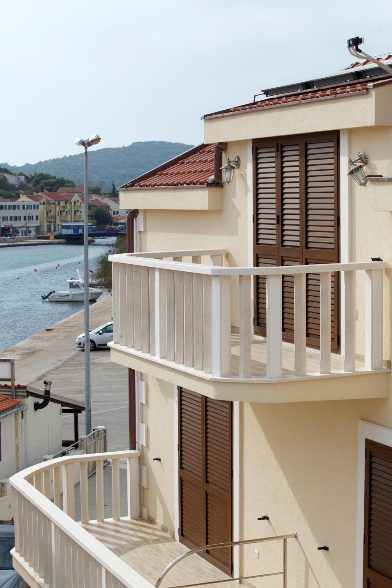 Apartament - Mare Tisno