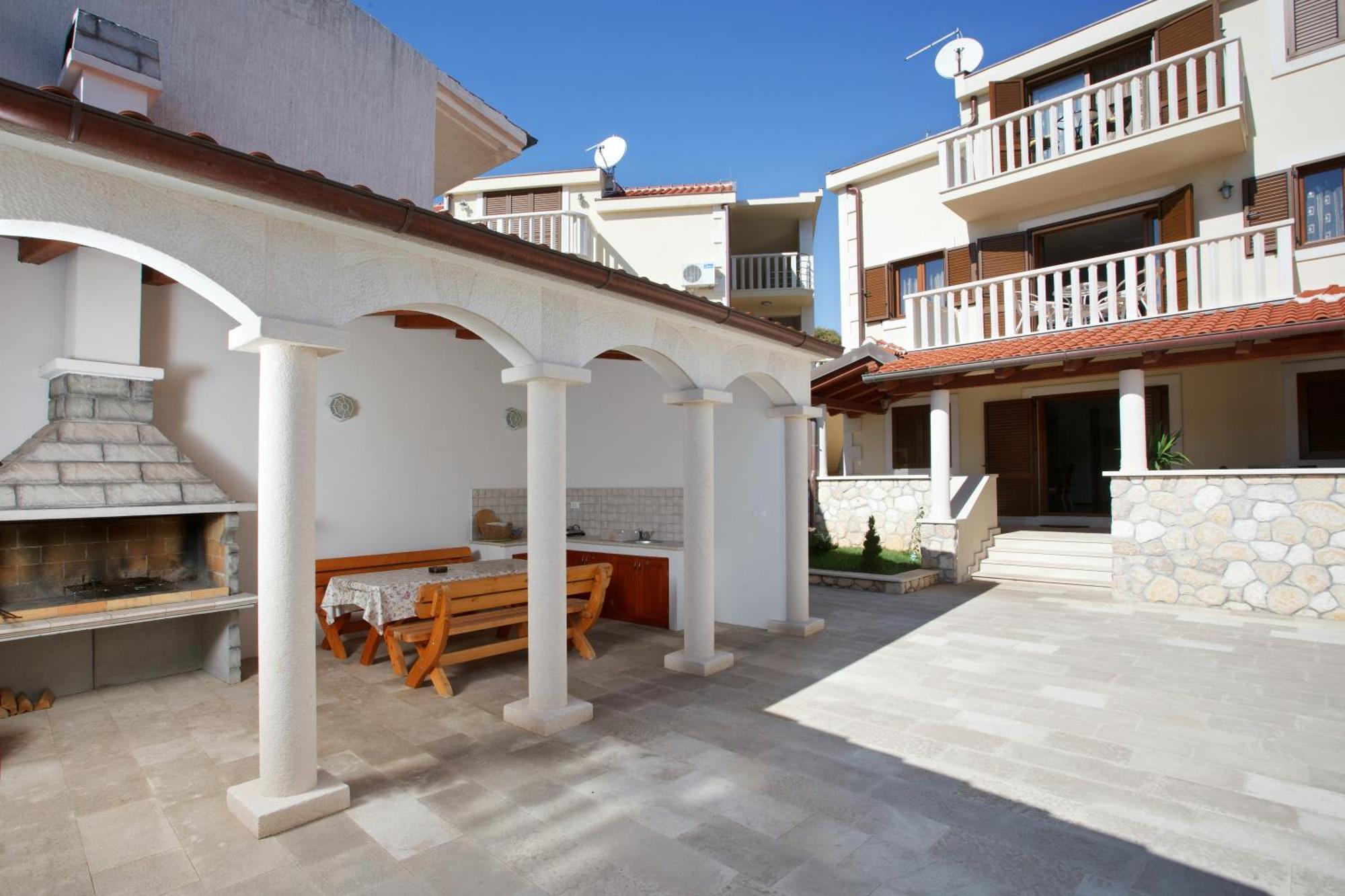 Apartment - Mare Tisno